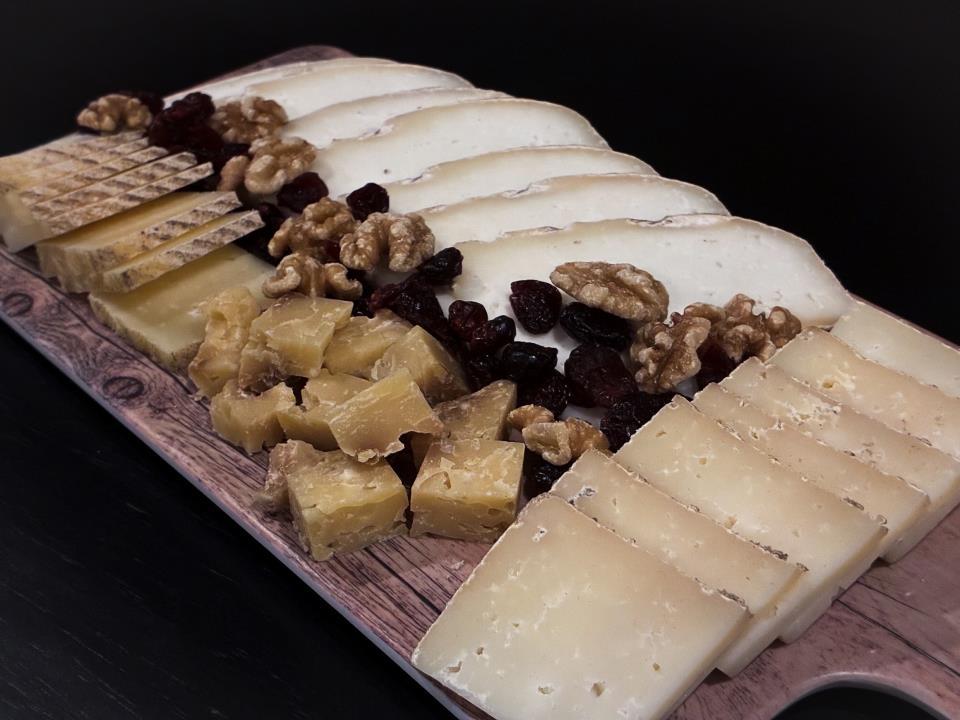 BANDEJA QUESO DETALLE VARIADO X 4