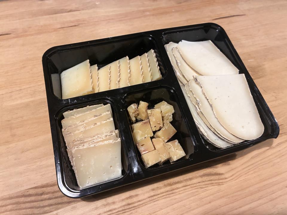 BANDEJA QUESO DETALLE VARIADO X 4