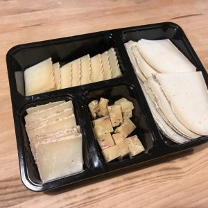 BANDEJA QUESO  DETALLE VARIADO X 4